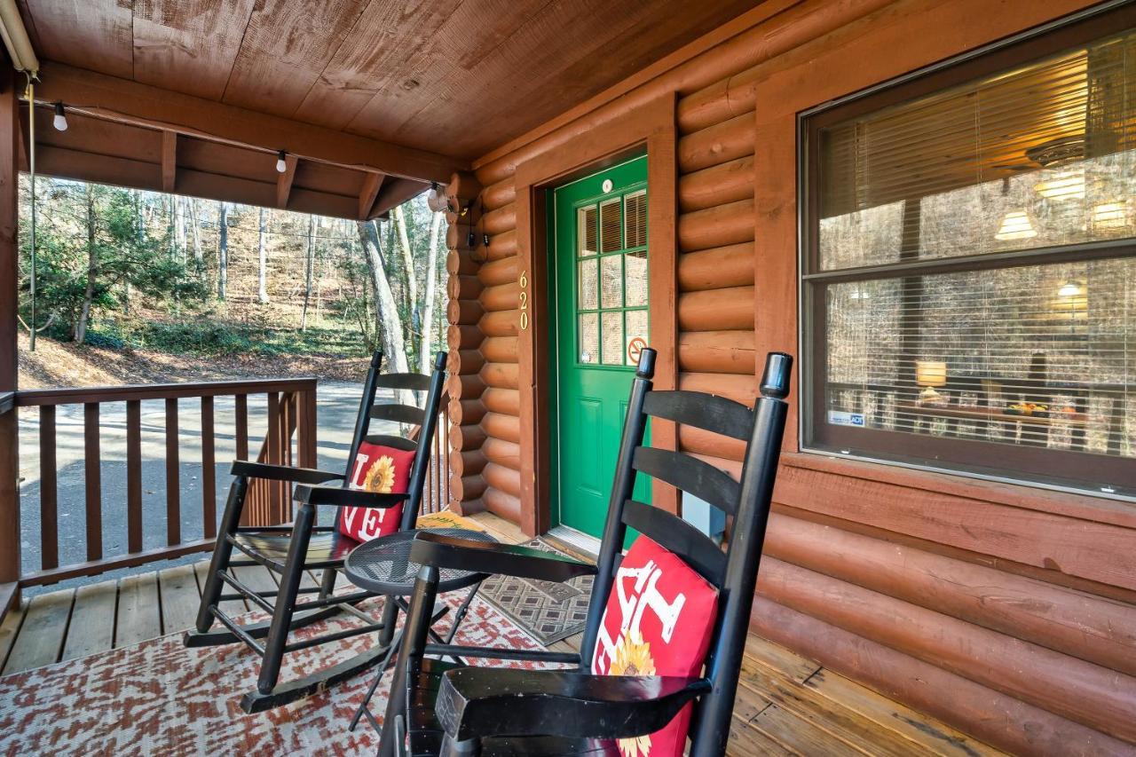 Bear Nakid Villa Pigeon Forge Exterior photo